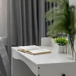 Apartment Cozy With Workspace Near The By Renters *