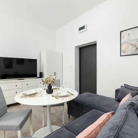 Appartamento Cozy With Workspace Near The By Renters Świnoujście