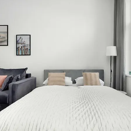 Cozy With Workspace Near The By Renters *