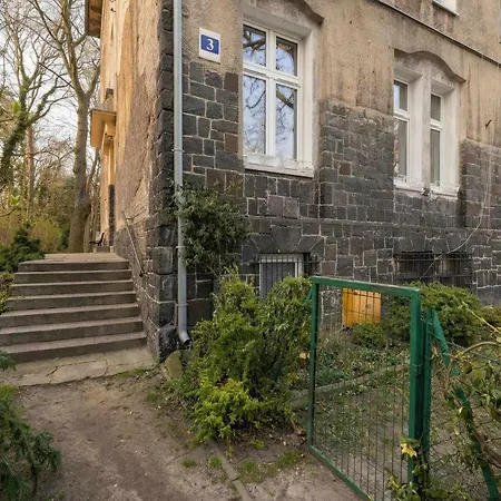 Apartmán Cozy With Workspace Near The By Renters Svinoústí