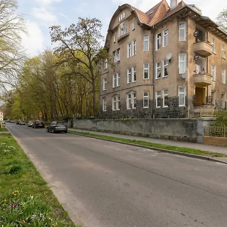 Cozy With Workspace Near The By Renters