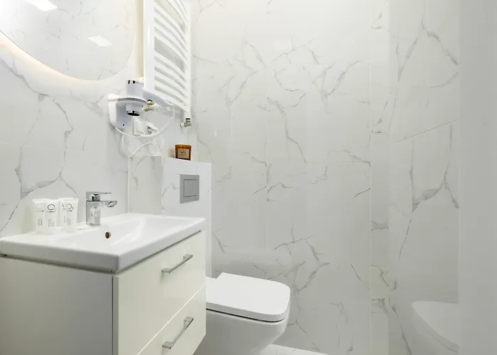 Apartmán Cozy With Workspace Near The By Renters *