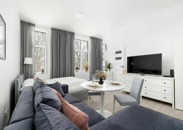 Cozy With Workspace Near The By Renters Apartmán *