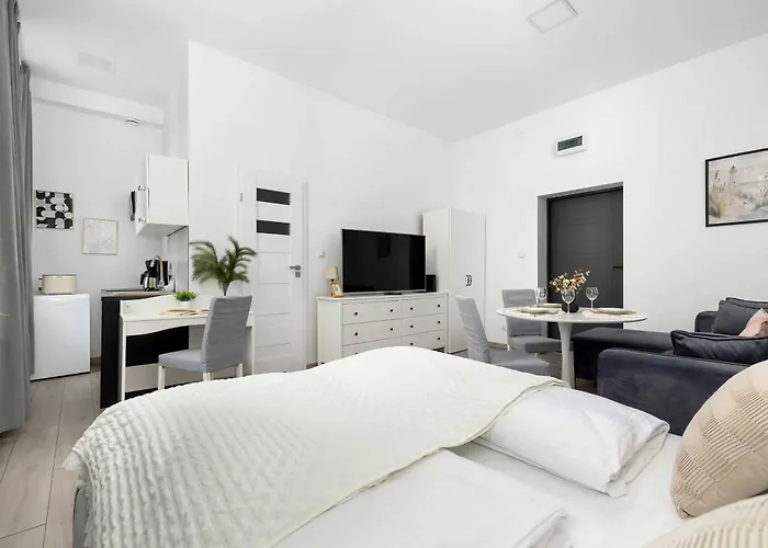 Cozy With Workspace Near The By Renters